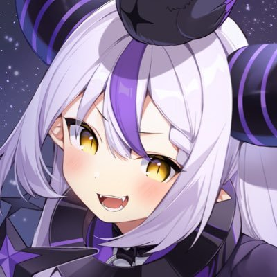 白と紫の髪に黒と紫の大きな角を持つラプラス・ダークネスが、金色の瞳を向けて牙を見せながら笑っている。